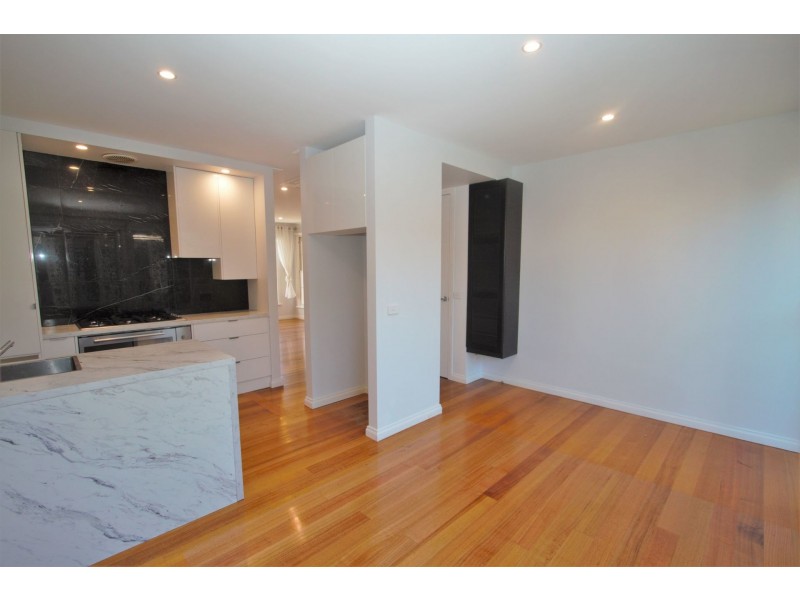 2/24 Wolseley Grove, Brighton VIC 3186