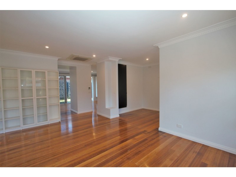 2/24 Wolseley Grove, Brighton VIC 3186