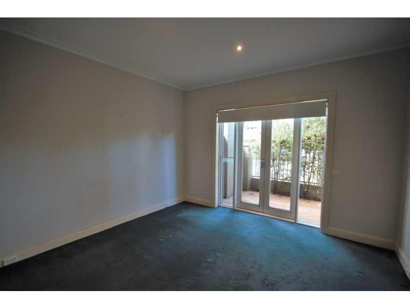 2/81 Mitford Street, Elwood VIC 3184