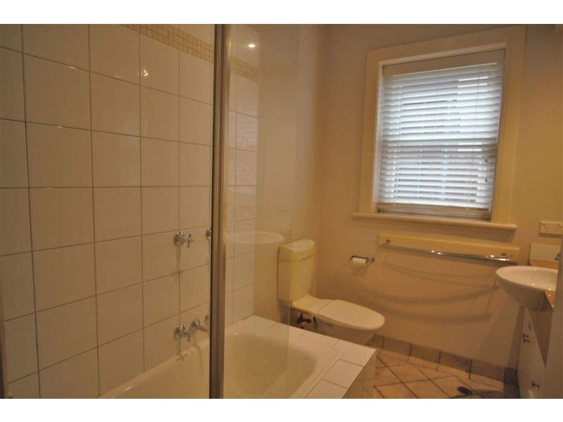 2/81 Mitford Street, Elwood VIC 3184