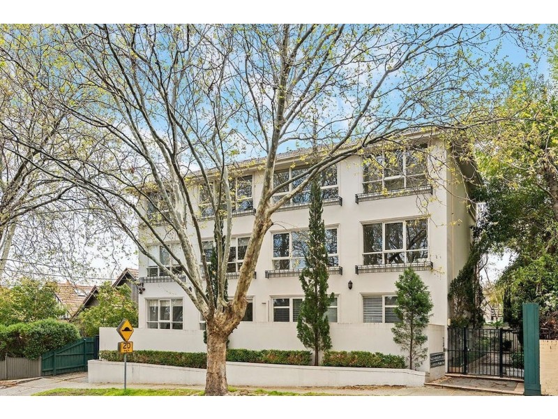 2/18 Burns Street, Elwood VIC 3184