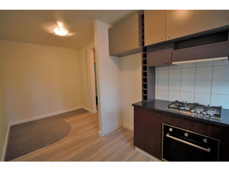 2/18 Burns Street, Elwood VIC 3184