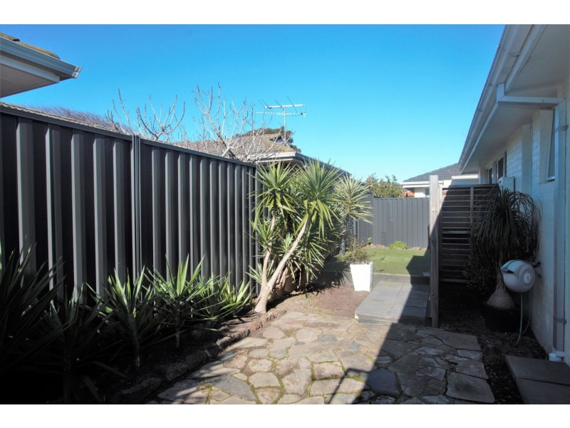2/24 Wolseley Grove, Brighton VIC 3186