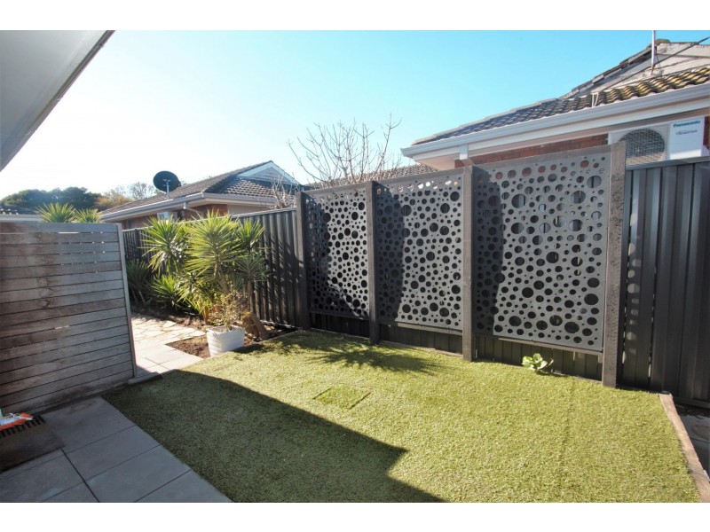 2/24 Wolseley Grove, Brighton VIC 3186