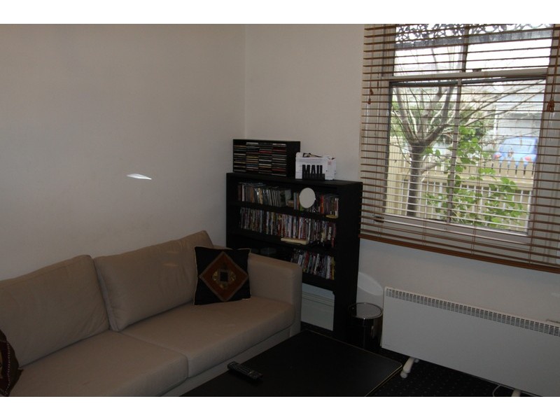 17 Raleigh Street, Windsor VIC 3181