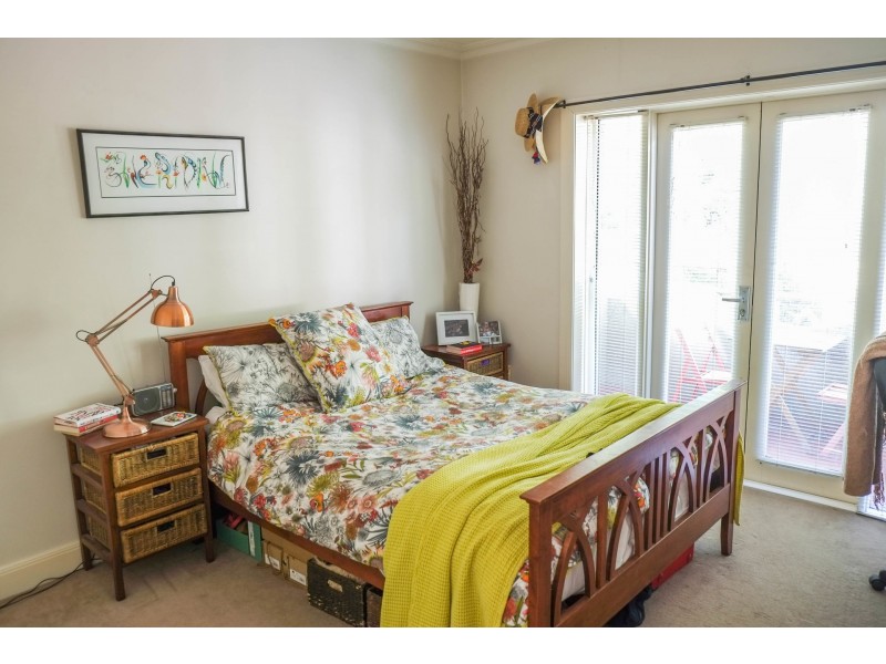 4/81 Mitford St, Elwood VIC 3184