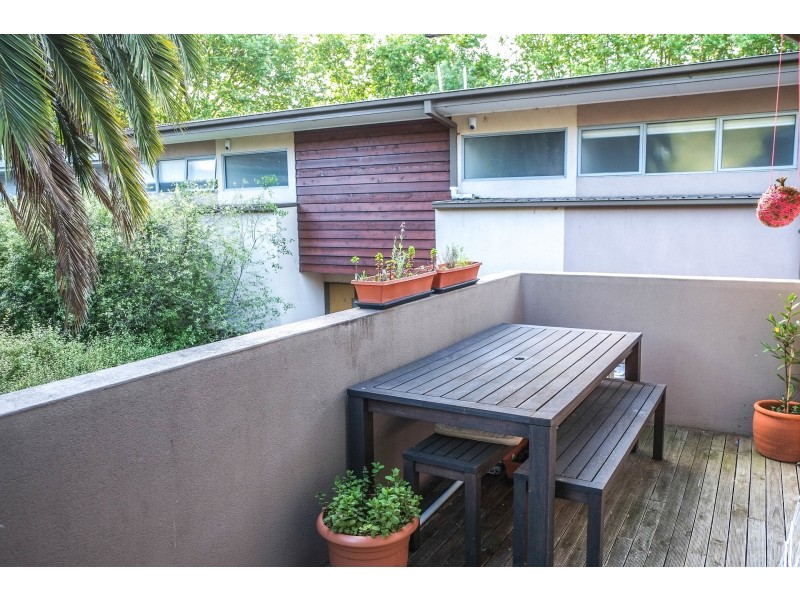 4/81 Mitford St, Elwood VIC 3184