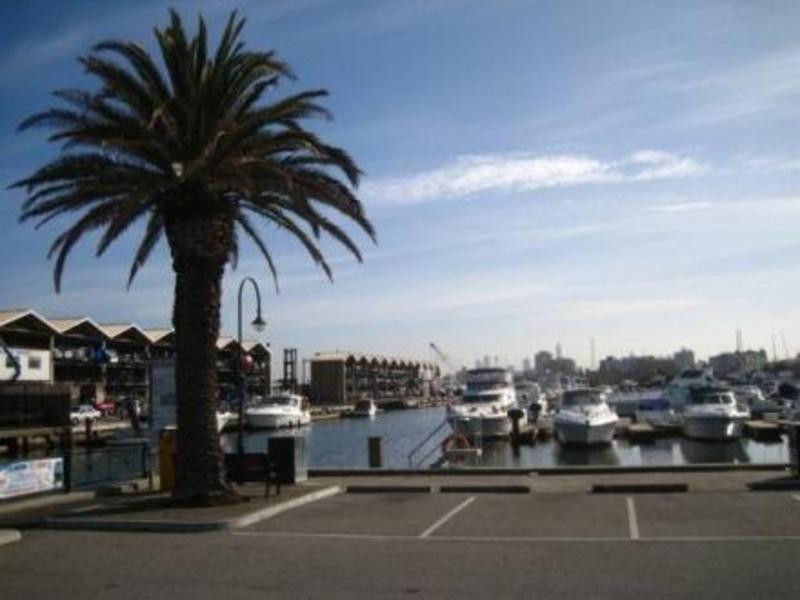 4/81 Mitford St, Elwood VIC 3184