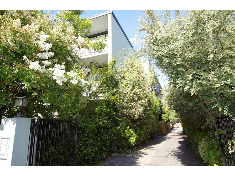 10/133 Brighton Road, Elwood VIC 3184