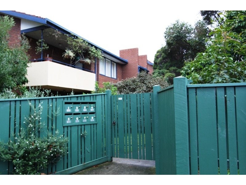 2/10 Redan Street, St Kilda VIC 3182