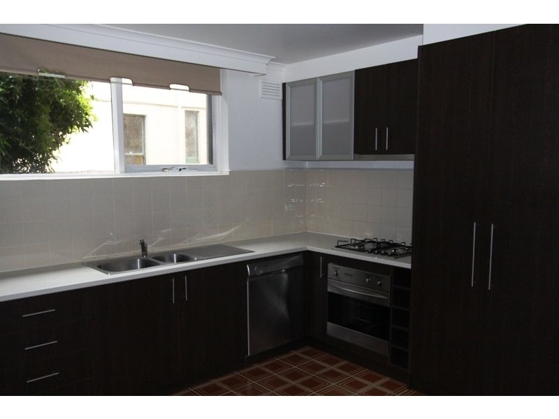 2/10 Redan Street, St Kilda VIC 3182