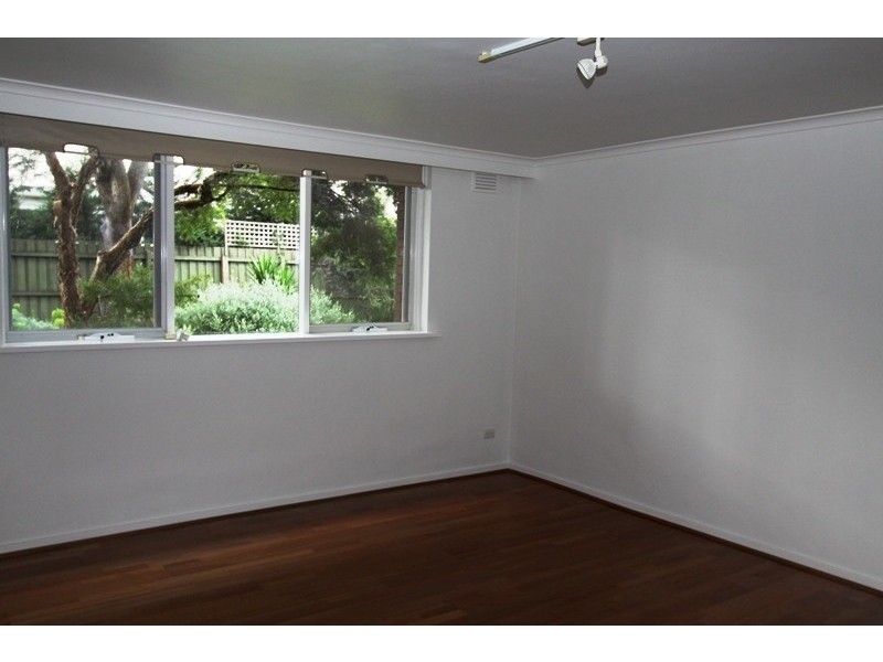 2/10 Redan Street, St Kilda VIC 3182