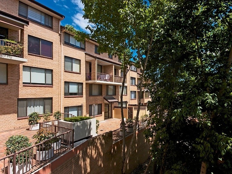 19/4 Goodlet Street, Surry Hills NSW 2010