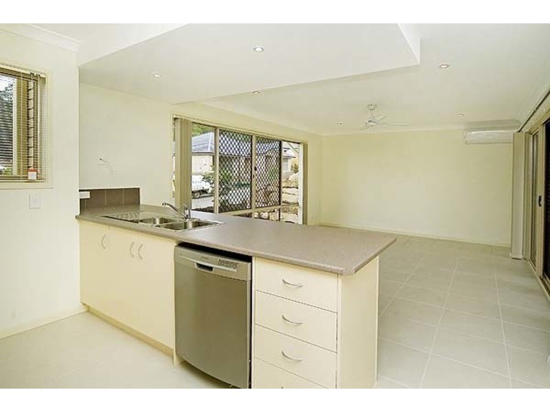 2/10 Amaray Drive, Upper Coomera QLD 4209