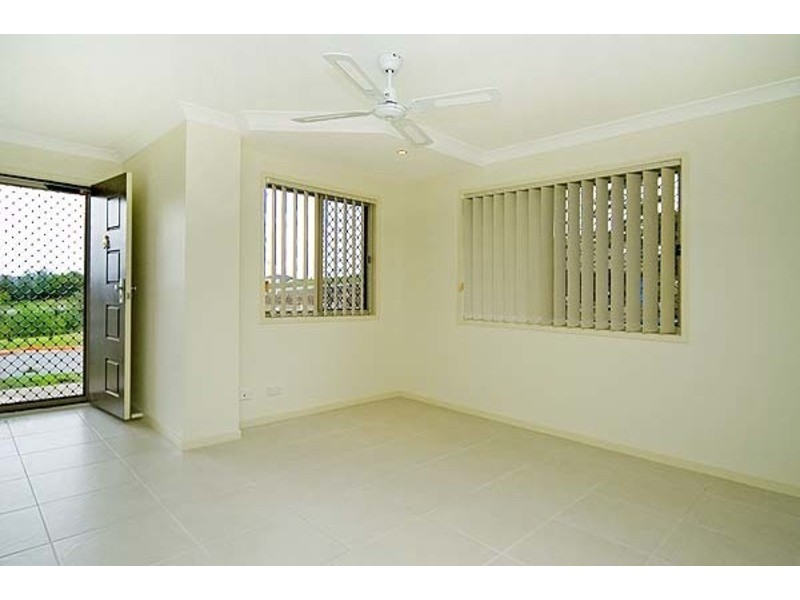 2/10 Amaray Drive, Upper Coomera QLD 4209