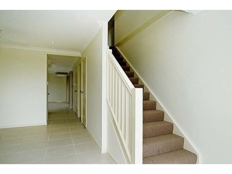 2/10 Amaray Drive, Upper Coomera QLD 4209