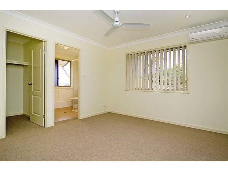 2/10 Amaray Drive, Upper Coomera QLD 4209