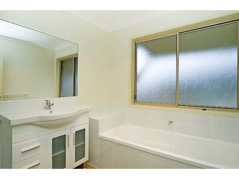 2/10 Amaray Drive, Upper Coomera QLD 4209