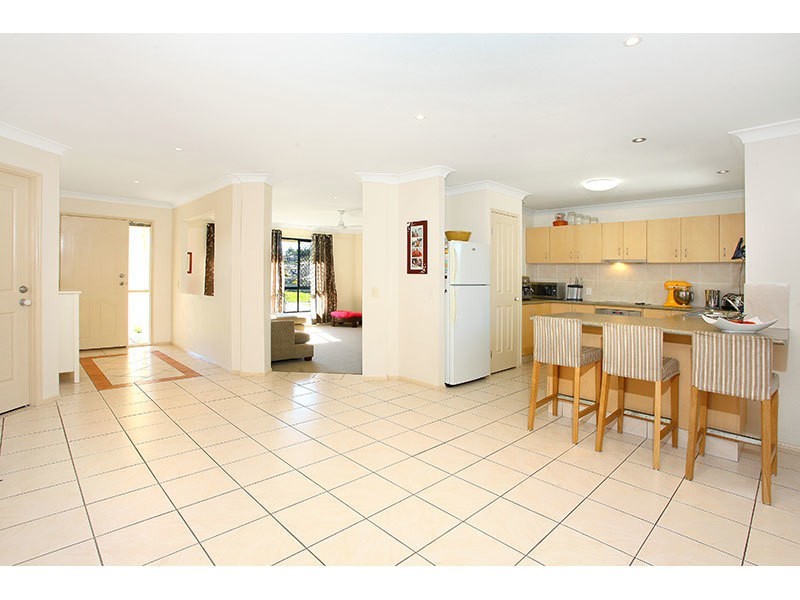 2 Cann Close, Pacific Pines QLD 4211