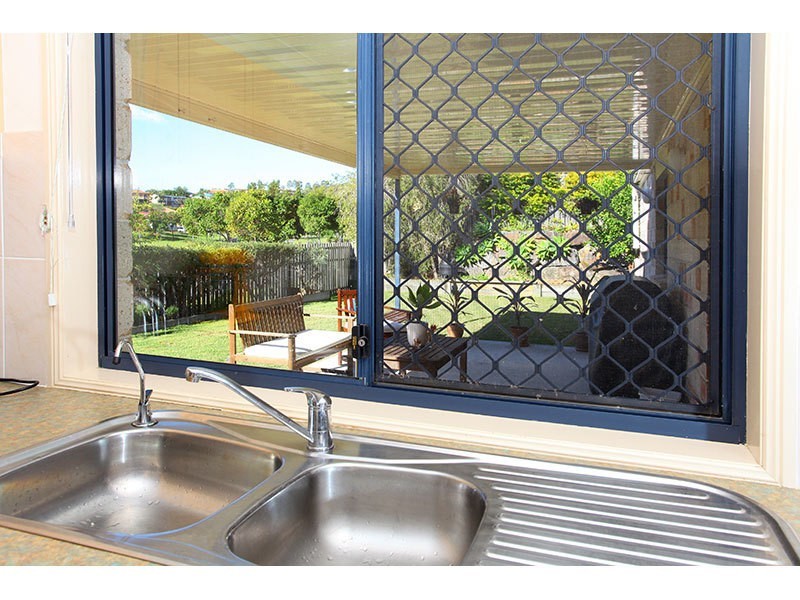 2 Cann Close, Pacific Pines QLD 4211