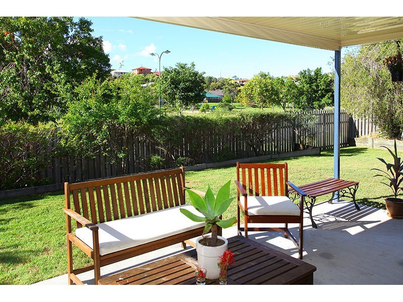 2 Cann Close, Pacific Pines QLD 4211