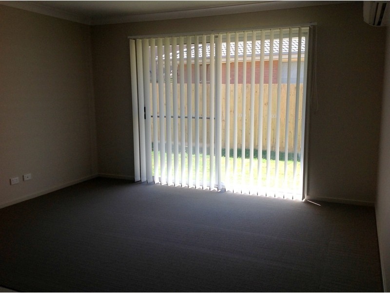 8 Christine Drive, Coomera QLD 4209