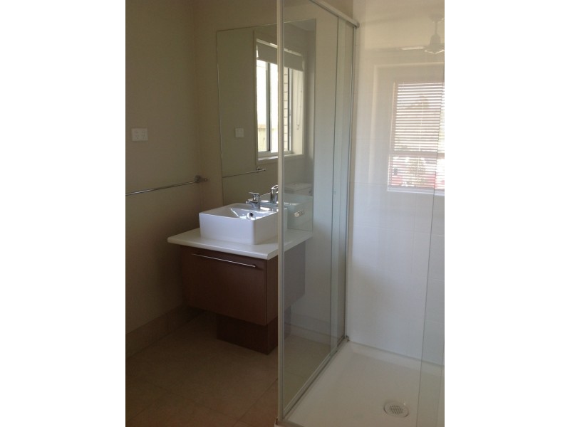 8 Christine Drive, Coomera QLD 4209