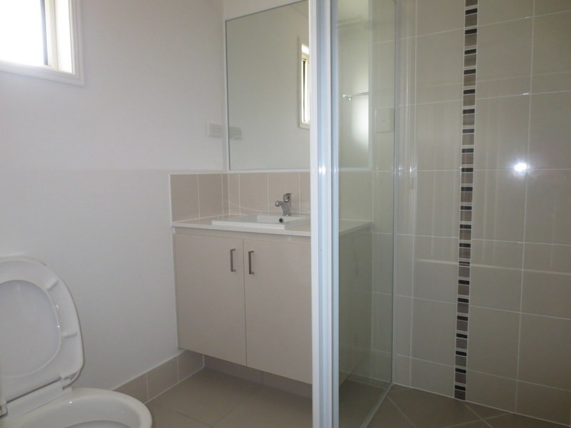 35 Damien Leeding Way, Upper Coomera QLD 4209