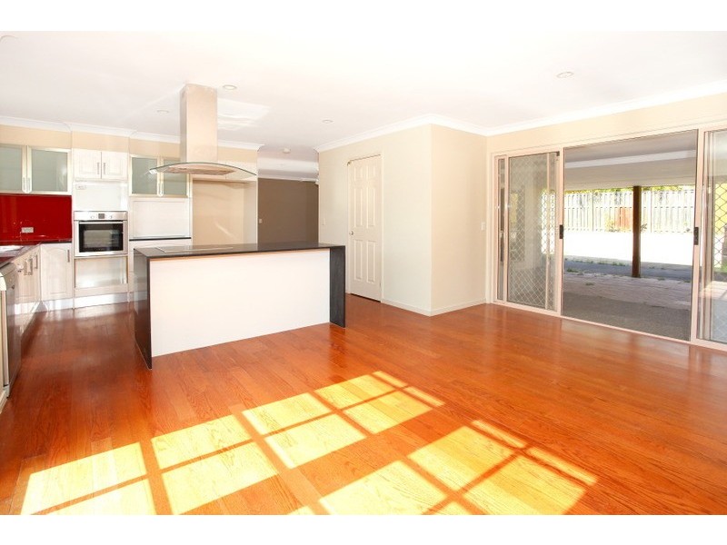 3 Laysan Crescent, Oxenford QLD 4210