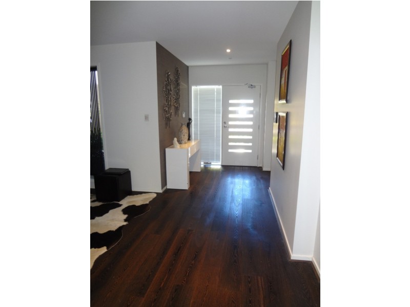 18 Hans Street, Upper Coomera QLD 4209