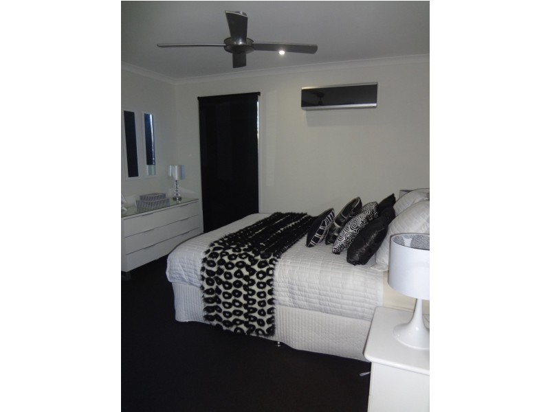 18 Hans Street, Upper Coomera QLD 4209