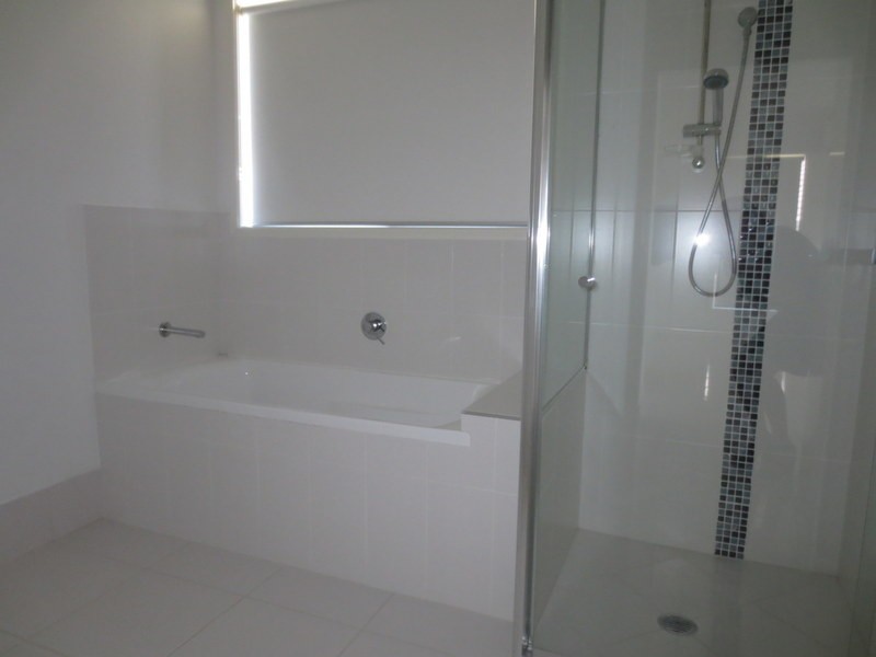 11 Isetta Court, Upper Coomera QLD 4209