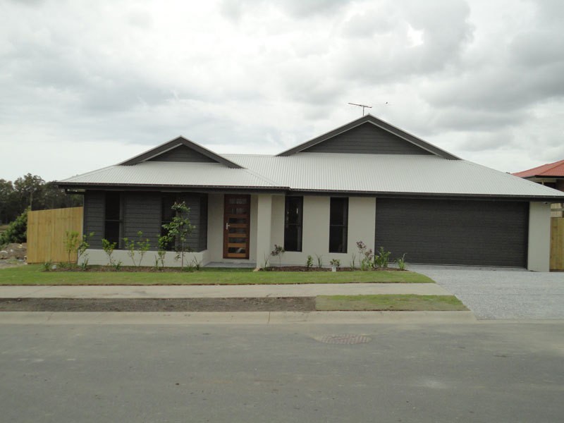 32 Edgeware road, Pimpama QLD 4209