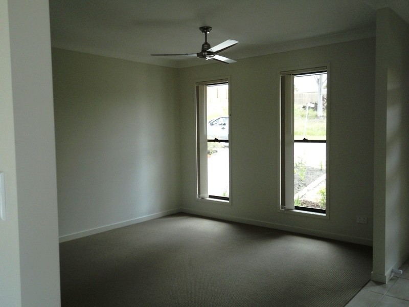 32 Edgeware road, Pimpama QLD 4209