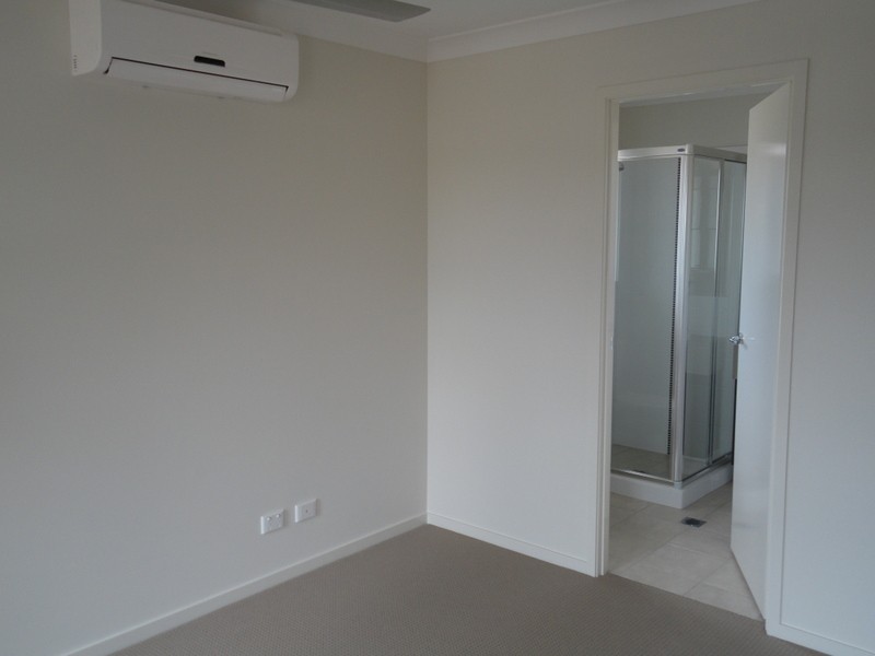 32 Edgeware road, Pimpama QLD 4209