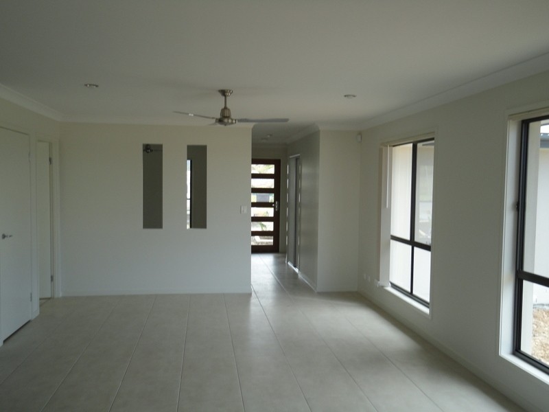 32 Edgeware road, Pimpama QLD 4209