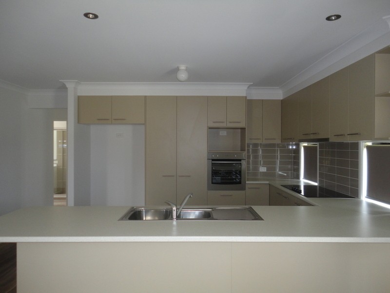 6 Merivale Avenue, Ormeau Hills QLD 4208