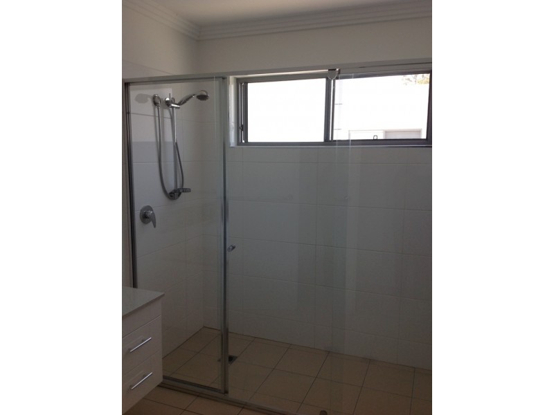 2/10 Careel Close, Helensvale QLD 4212