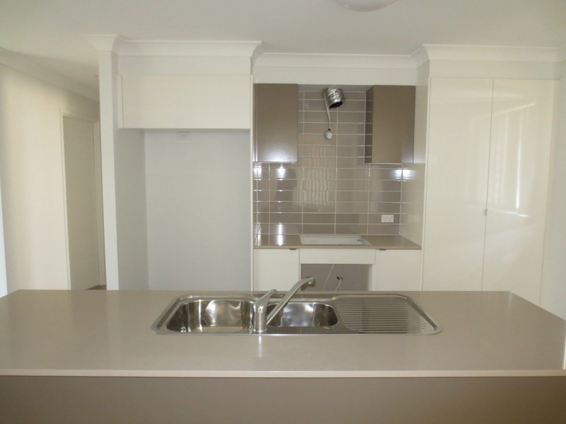 16 Charles Avenue, Pimpama QLD 4209