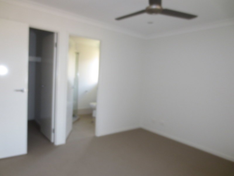 16 Charles Avenue, Pimpama QLD 4209