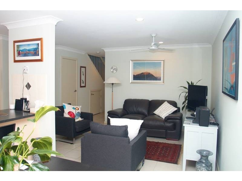 2/10 Bailer Street, Coomera QLD 4209