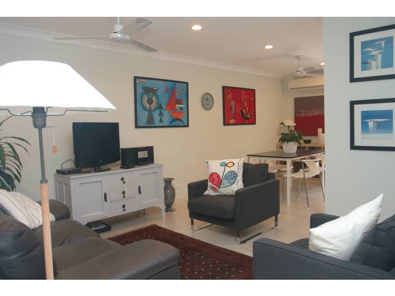 2/10 Bailer Street, Coomera QLD 4209