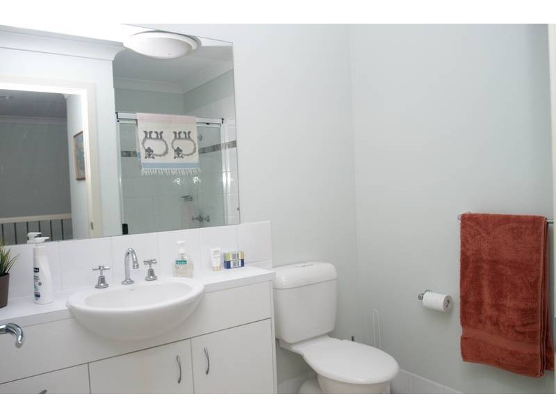 2/10 Bailer Street, Coomera QLD 4209