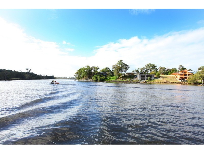 28 Chindrina Street, Hope Island QLD 4212