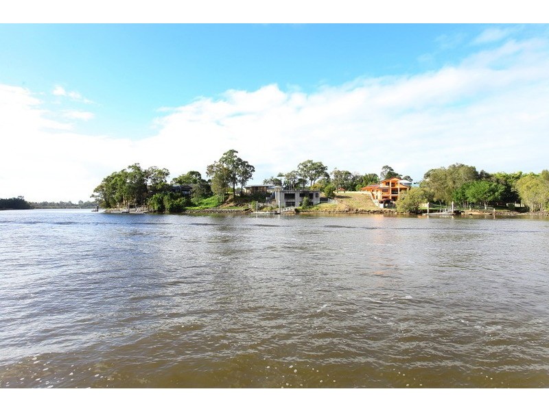 28 Chindrina Street, Hope Island QLD 4212