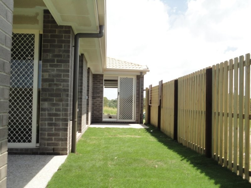 23 Pyrite street, Pimpama QLD 4209