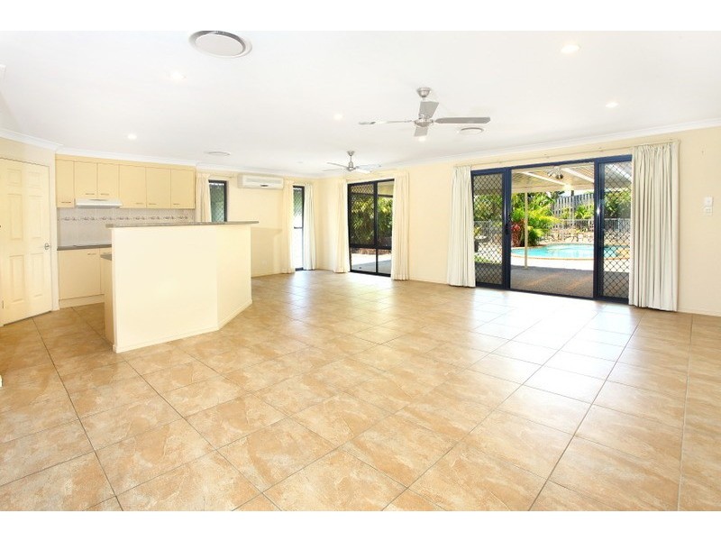 2 Govett Street, Pacific Pines QLD 4211