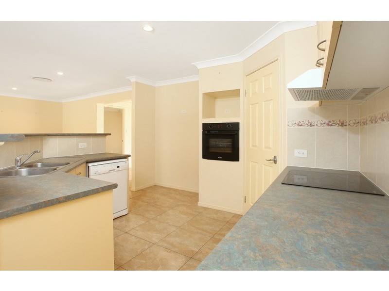 2 Govett Street, Pacific Pines QLD 4211