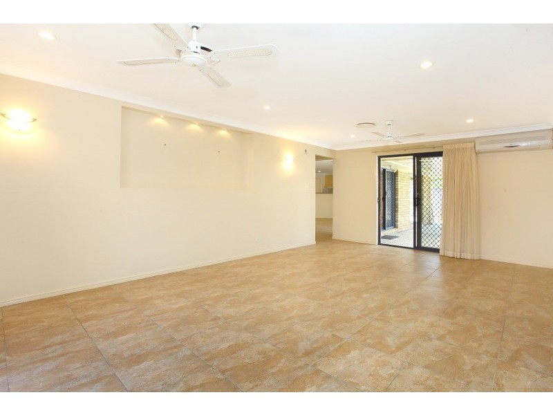 2 Govett Street, Pacific Pines QLD 4211