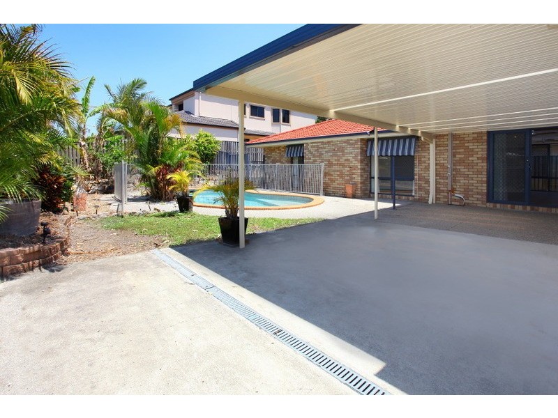 2 Govett Street, Pacific Pines QLD 4211